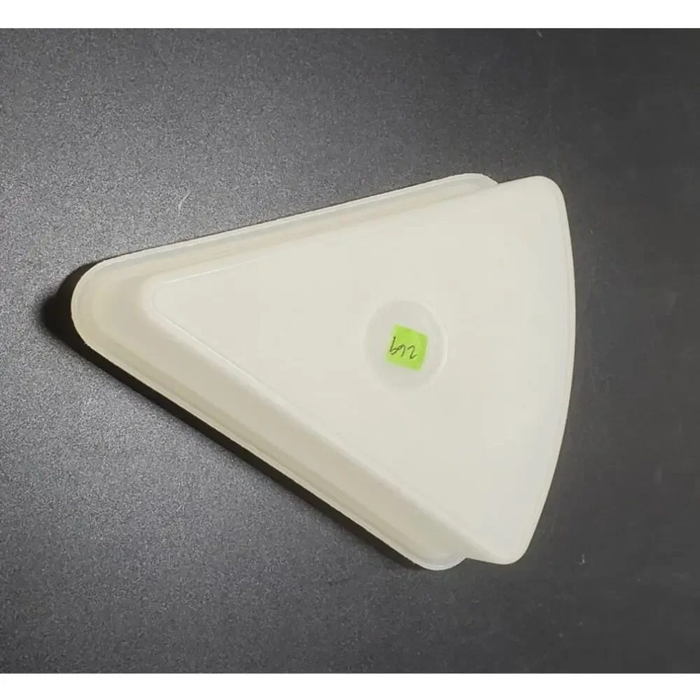 Tupperware pie slice